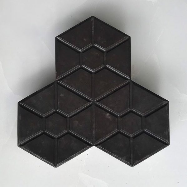 Gạch không nung ba lá phong 22x22x6 lục giác bóng đen 01