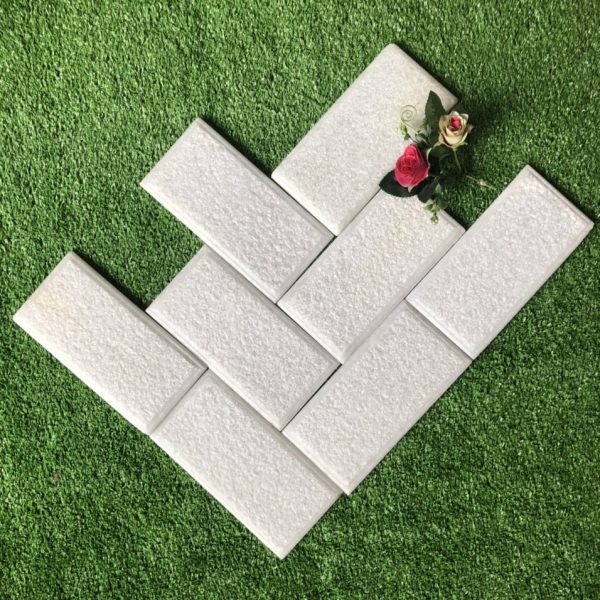 Đá trong nước băm 10×20 trắng muối soi cạnh 01