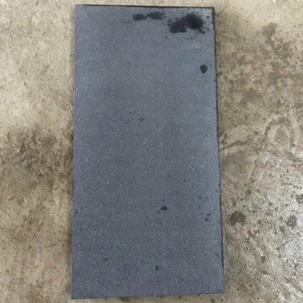 Đá trong nước bazan 30×60 đen mài hone 01