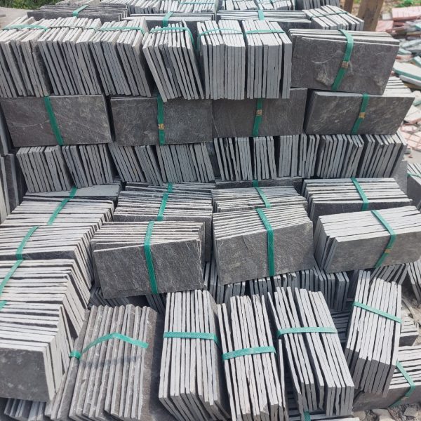 Đá trong nước chẻ 15×30 xanh 01