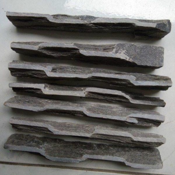 Đá trong nước chẻ 2.5×20 suối xanh 01
