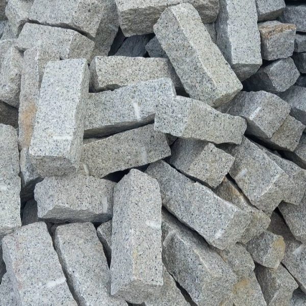 Đá trong nước granit 10×30 trắng 01