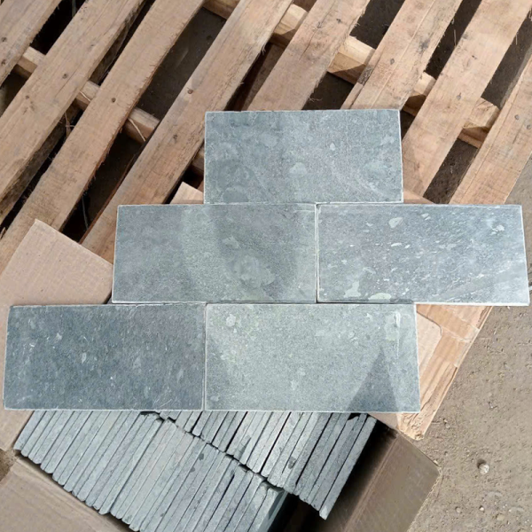 Đá trong nước mài bóng 10×20 xanh rêu 01