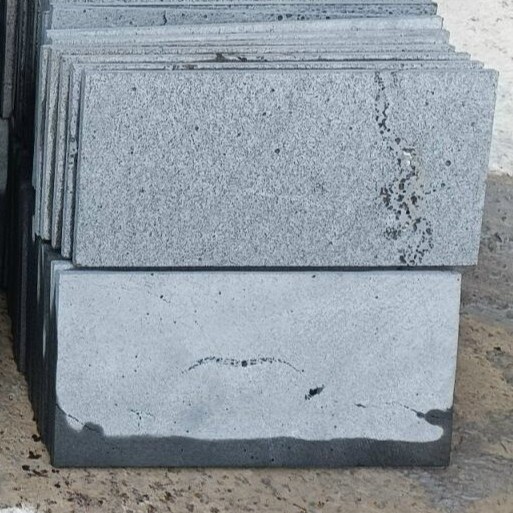 Đá trong nước ong 20×40 xám 01