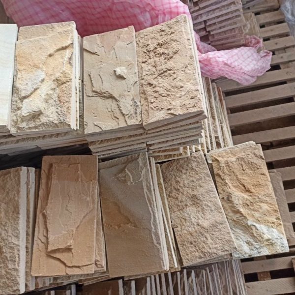 Đá trong nước sa thạch 10×20 vàng 01