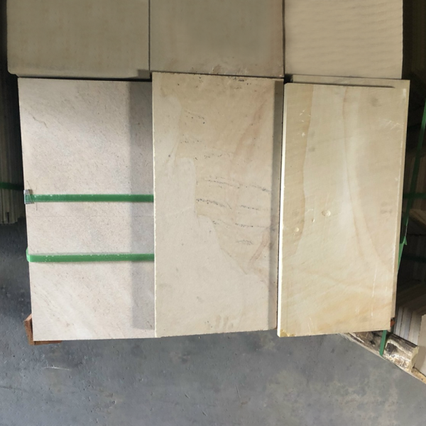 Đá trong nước sa thạch 15×30 vàng 01